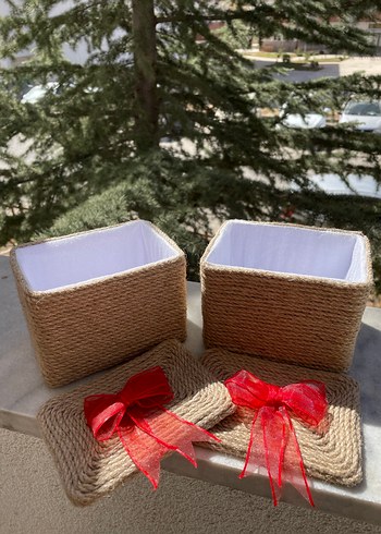 Kırmızı fiyonklu Hasır Saklama Kutuları - Görsel 3