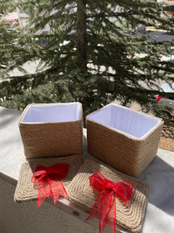 Kırmızı fiyonklu Hasır Saklama Kutuları - Görsel 4