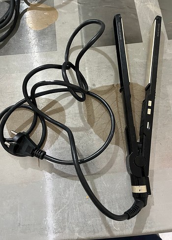 Siyah ve Gri Saç Düzleştirici - Görsel 2