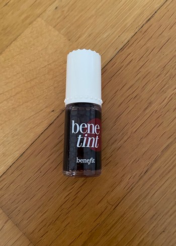 Beden Benefit Benetint Koyu Allık