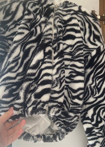 s Beden Uzun Kollu Zebra Desenli Suni Kürk
