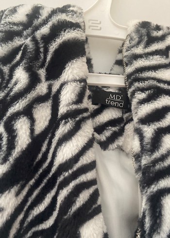 s Beden gri Renk Uzun Kollu Zebra Desenli Suni Kürk