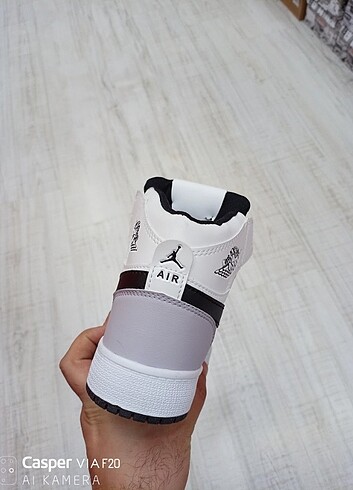 39 Beden beyaz Renk Nike jordon 1