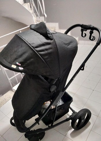 Siyah Bebek Arabası
