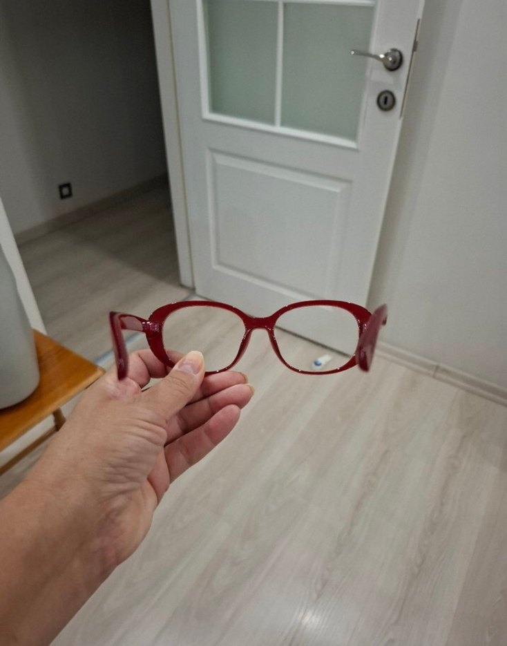 Şeffaf camlı kırmızı kadın gözlüğü - Görsel 2
