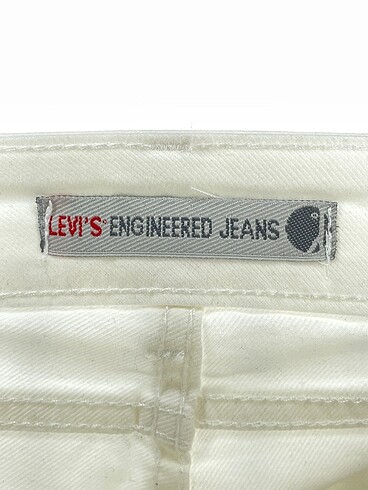 26 Beden beyaz Renk Levis Jean / Kot Şort %70 İndirimli.