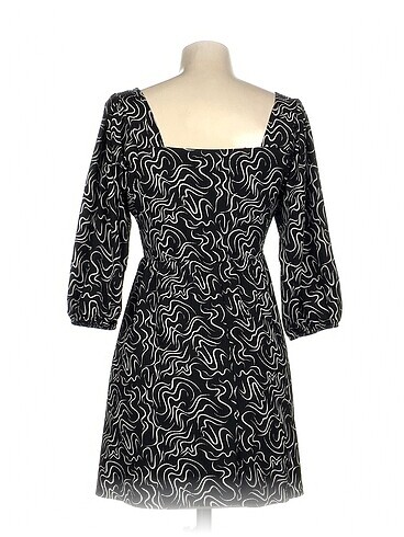26 Beden PreLoved Kısa Elbise %70 İndirimli.