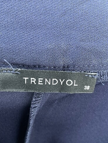 38 Beden lacivert Renk Trendyol & Milla Düz Kesim %70 İndirimli.