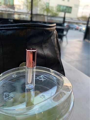 Diğer 6 adet Mini lipgloss şişesi özel ilan