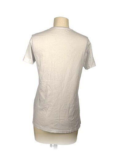 s Beden PreLoved T-shirt %70 İndirimli.