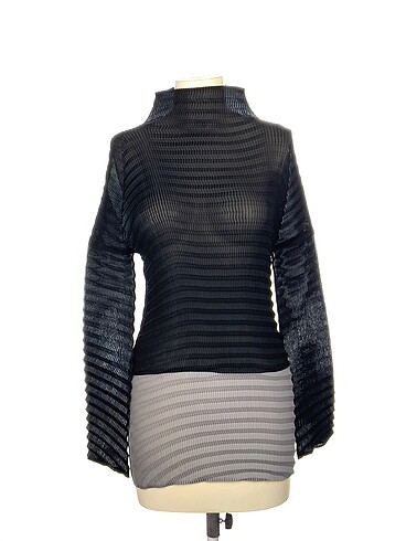 Issey Miyake Bluz %70 İndirimli.