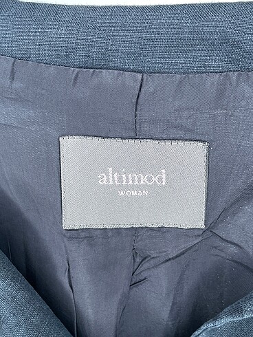 m Beden lacivert Renk PreLoved Blazer %70 İndirimli.