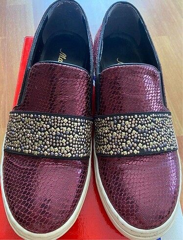 Bordo ayakkabı - Görsel 2