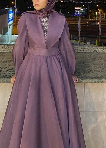 Yaka Detaylı Organze Tül Lila Abiye Elbise