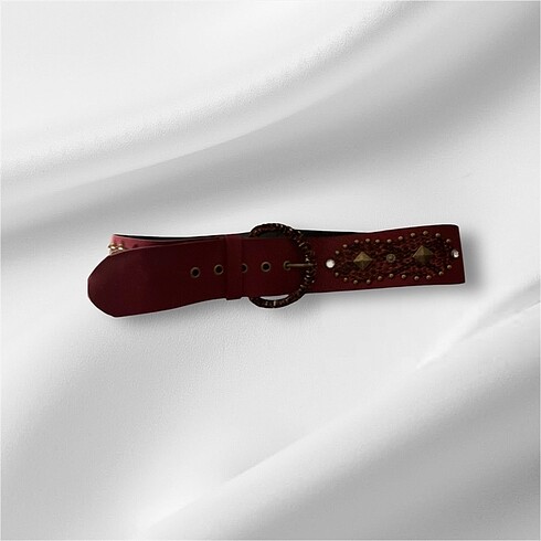 Bordo zımbalı taşlı vintage kemer