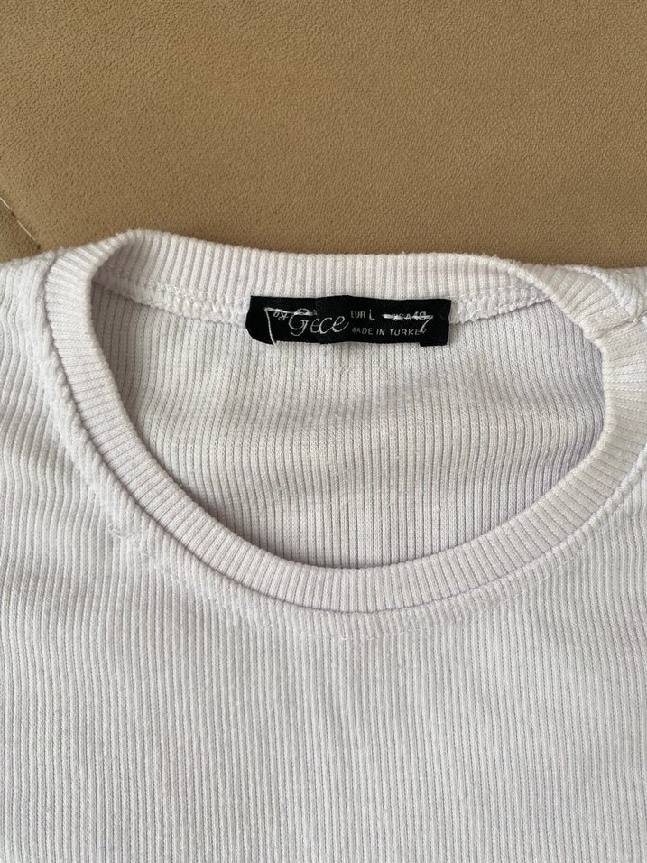 Beyaz Kısa Kollu Crop Tişört - Görsel 3