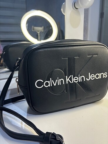 CALVİN KLEİN ÇANTA