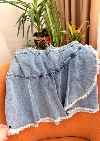 Açık mavi volan detaylı şort etek - Görsel 5