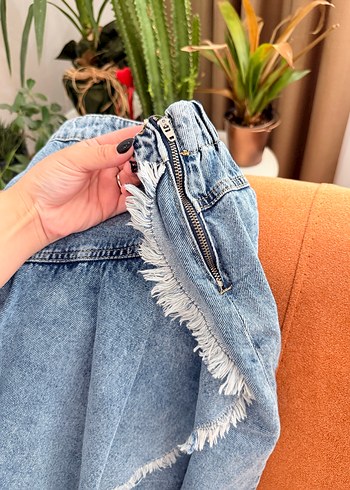 Açık mavi volan detaylı şort etek - Görsel 4