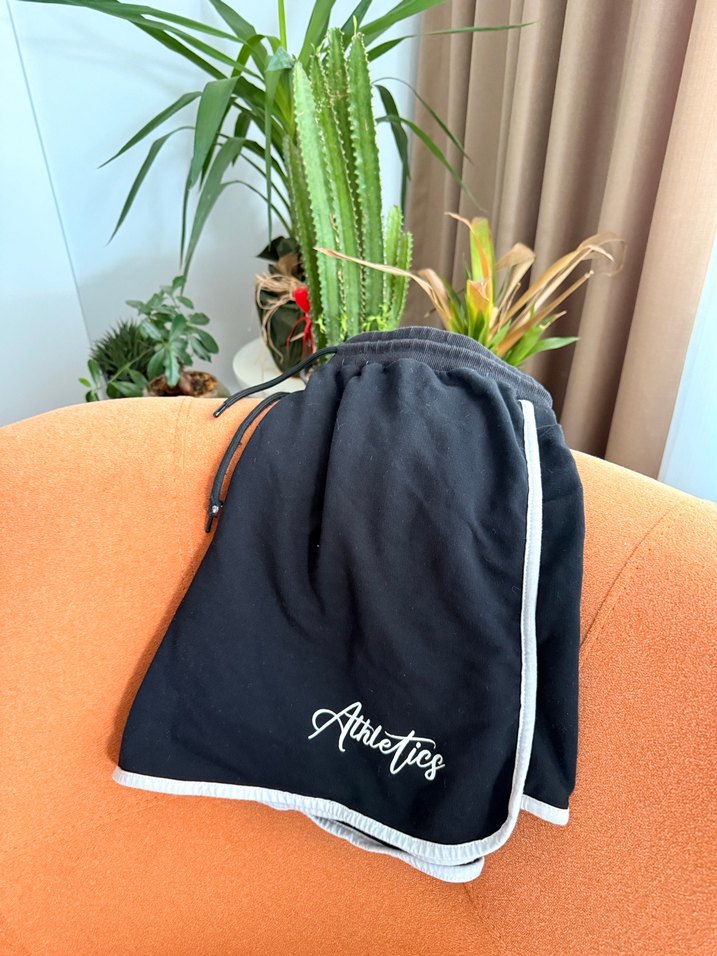 Kadın Siyah Bağcıklı Mini Spor Şort - Görsel 3