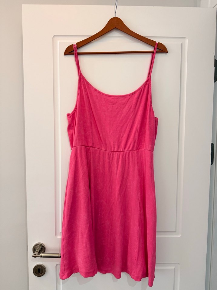 Pembe ince askılı elbise - Görsel 4