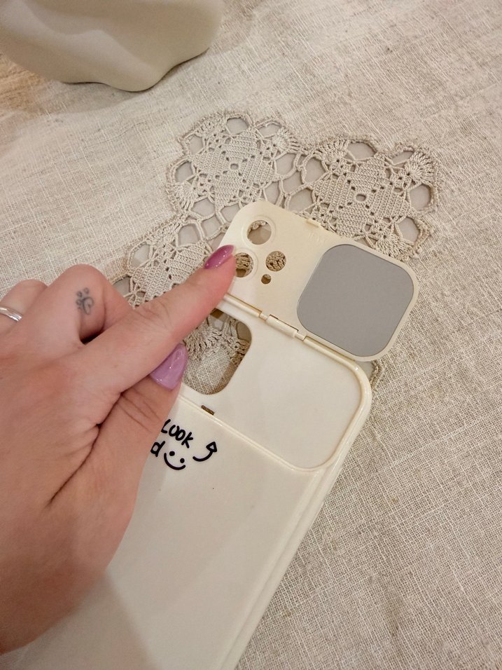 Aynalı krem sert iPhone 11 kılıfı - Görsel 4