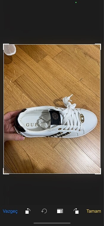 Guess sneaker