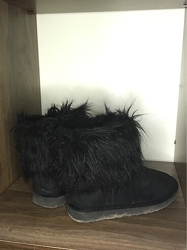 37 Beden UGG Bot