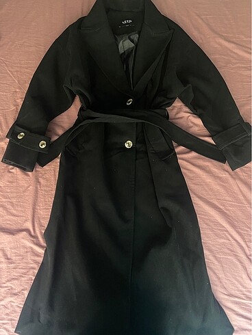 Suud Collection SUUD COLLECTION SİYAH YIRTMAÇLI KABAN