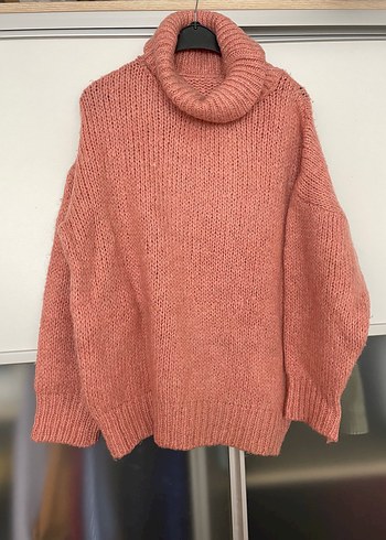 Pembe Boğazlı Oversize Triko Kazak