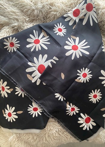 Çiçek Desenli Kadın eşarp - Görsel 2