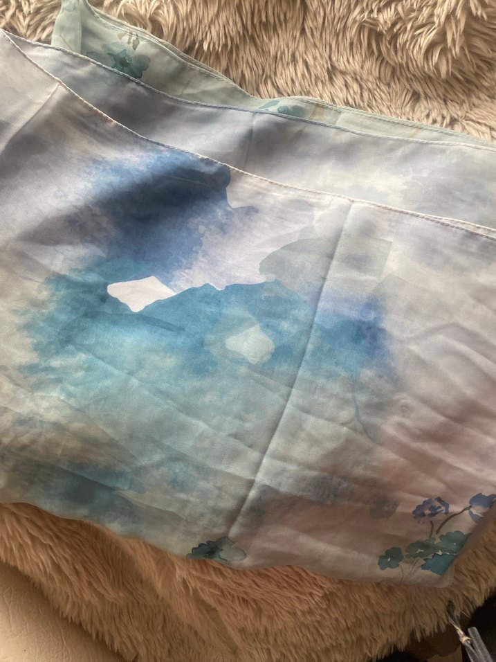 Mavi Çiçek Desenli İnce İpek Şal - Görsel 4