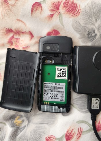 Huawei  Tuşlu Telefon ve Şarj Cihazı - Görsel 3