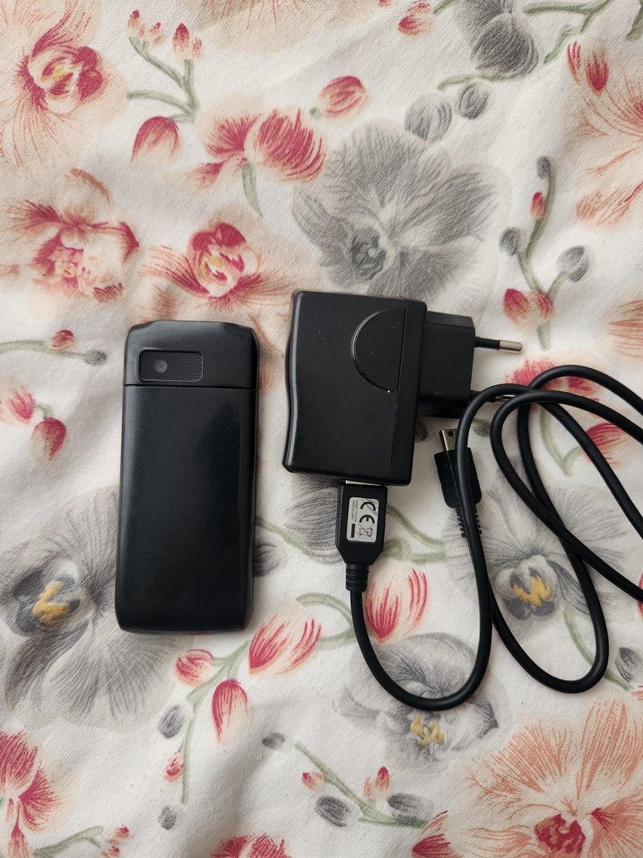 Huawei  Tuşlu Telefon ve Şarj Cihazı - Görsel 2