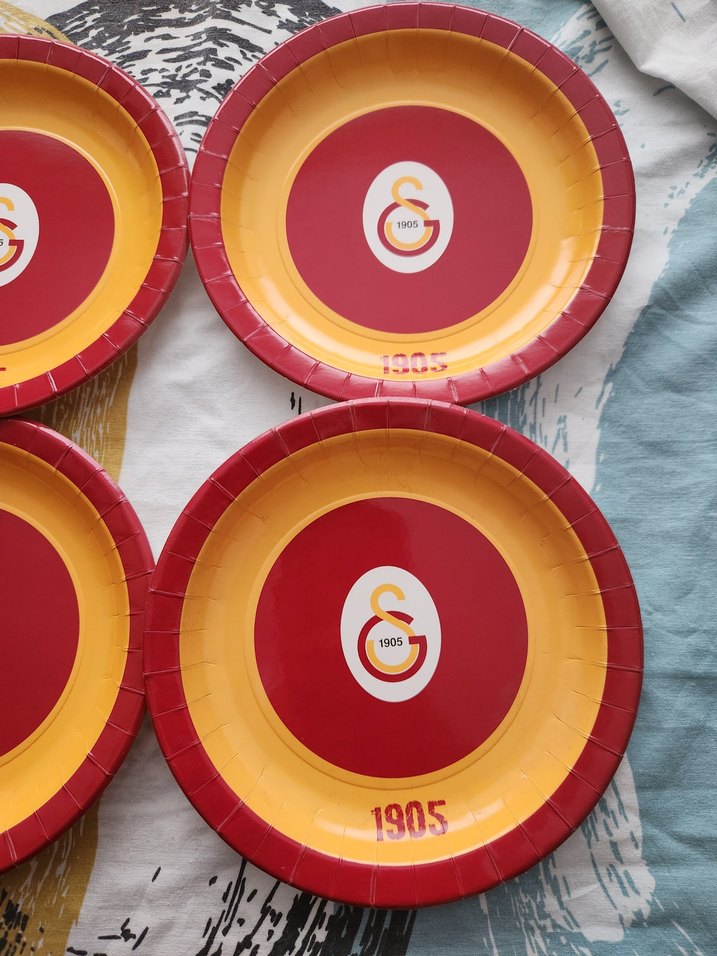 Galatasaray Temalı Renkli Tabak Seti - Görsel 2