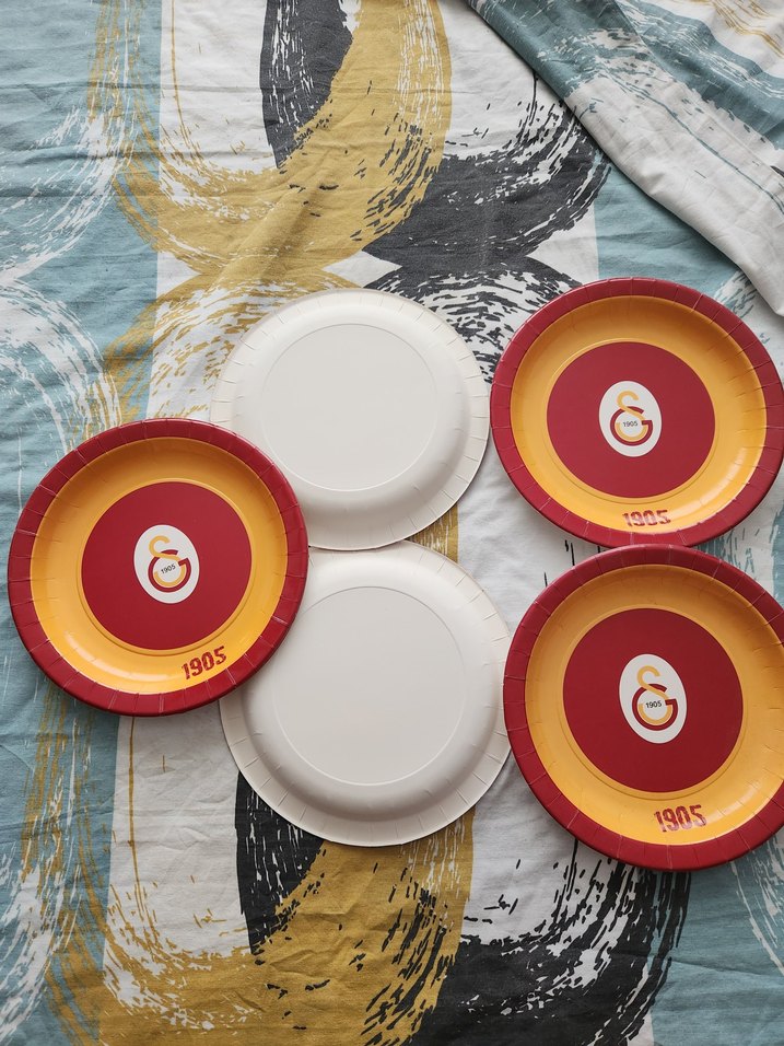 Galatasaray Temalı Renkli Tabak Seti - Görsel 3