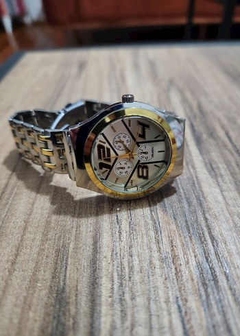 Altın ve Gri Tokalı Kadın Saati - Görsel 2