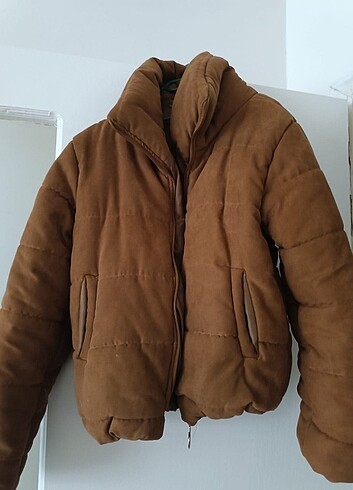 Kahverengi şişme mont