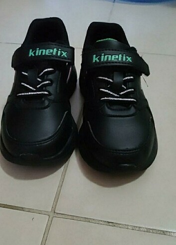 Kinetix 29 numara spor ayakkabı
