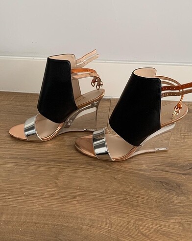 37 Beden Nine west