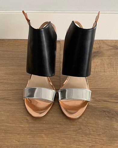 Nine West Nine west