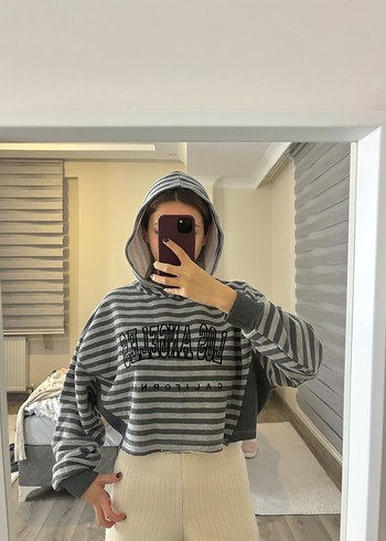 kapüşonlu crop sweatshirt - Görsel 2