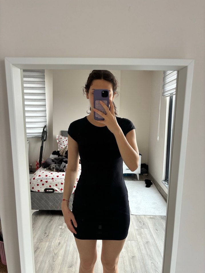 pull&bear siyah sırt detaylı elbise - Görsel 4