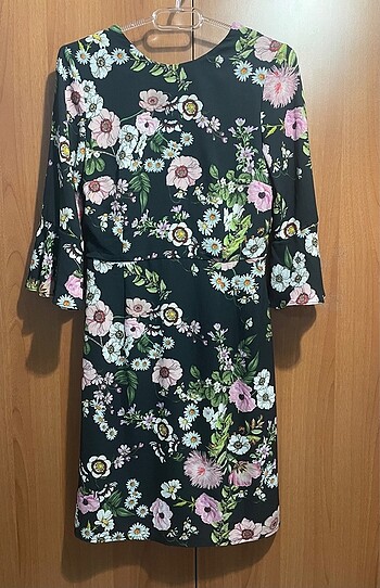 Çiçekli Elbise - Görsel 2