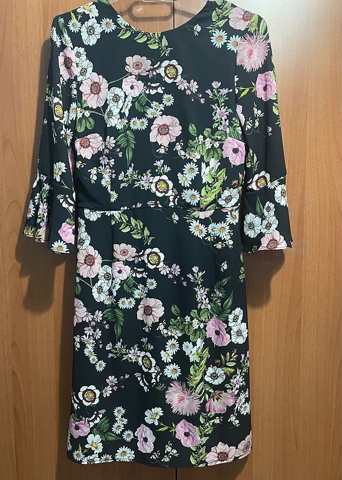 Çiçekli Elbise - Görsel 2