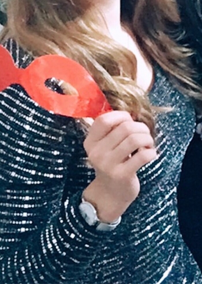 Parlak Pullu Siyah Parti Elbisesi - Görsel 3