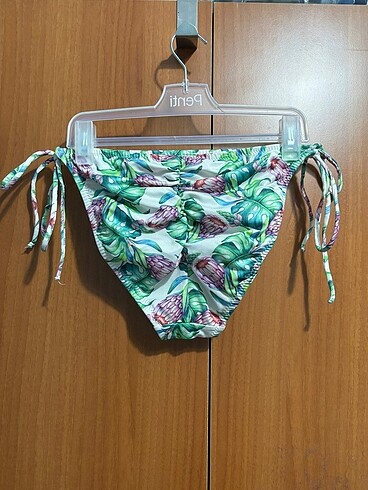 36 Beden Penti Çiçek Desenli Bikini Takımı