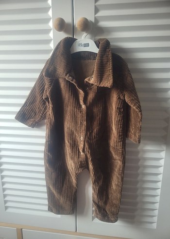 Düğmeli Kahverengi Bebek Tulumu