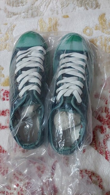 Hiç açılmamış paketli 38 numara unisex sneaker