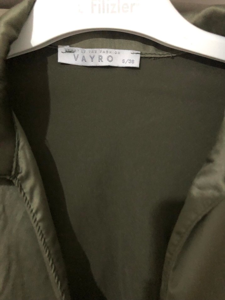 Uzun Kollu, V Yakalı, Saten Kısa Kadın Bluz - Görsel 2